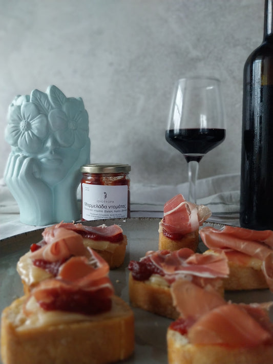 Μπρουσκέτα με μαρμελάδα ντομάτας